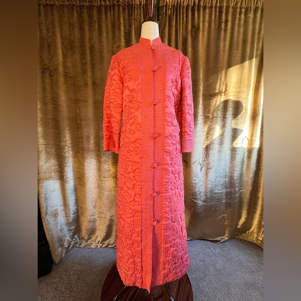Vintage 1950’s 1960’s Flamingo Pink Quilted House Coat, Robe, Old Hollywood | S